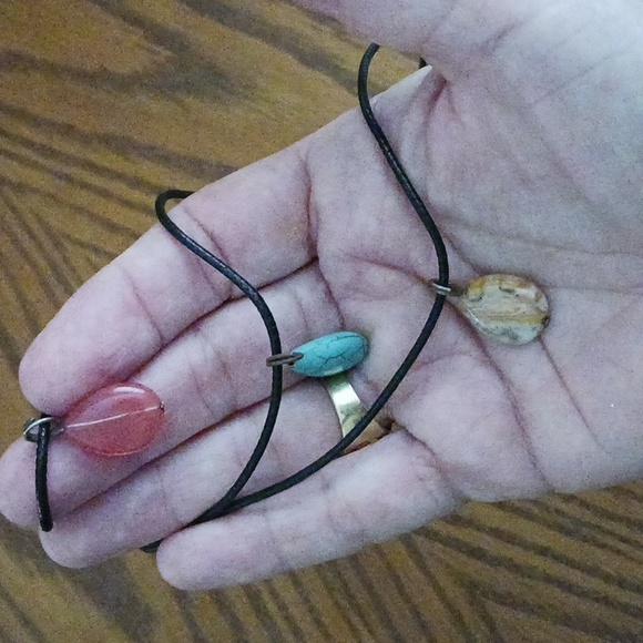 Never worn Womans stone three tier necklace - Picture 7 of 13